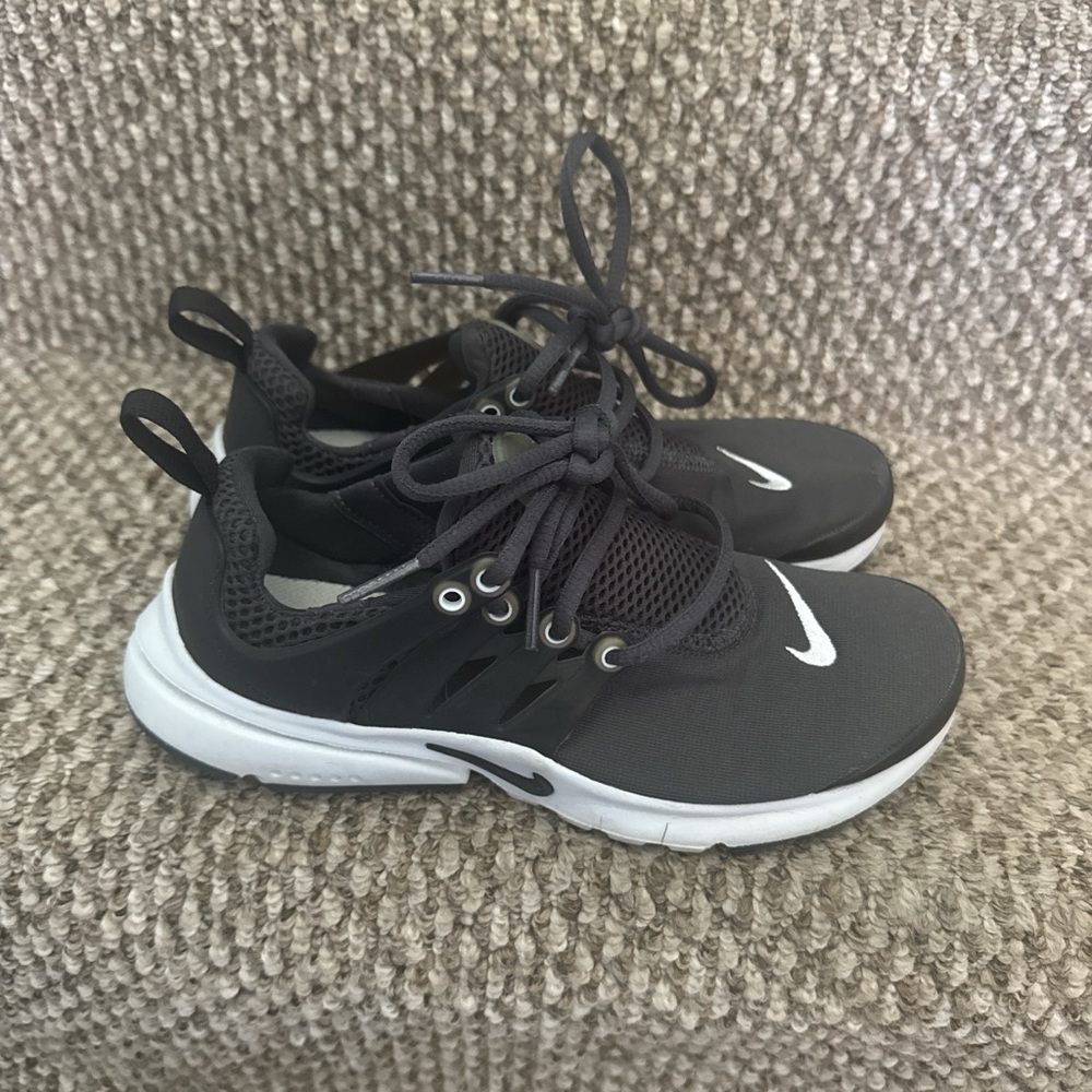 Nike Kids Black and White Sneakers